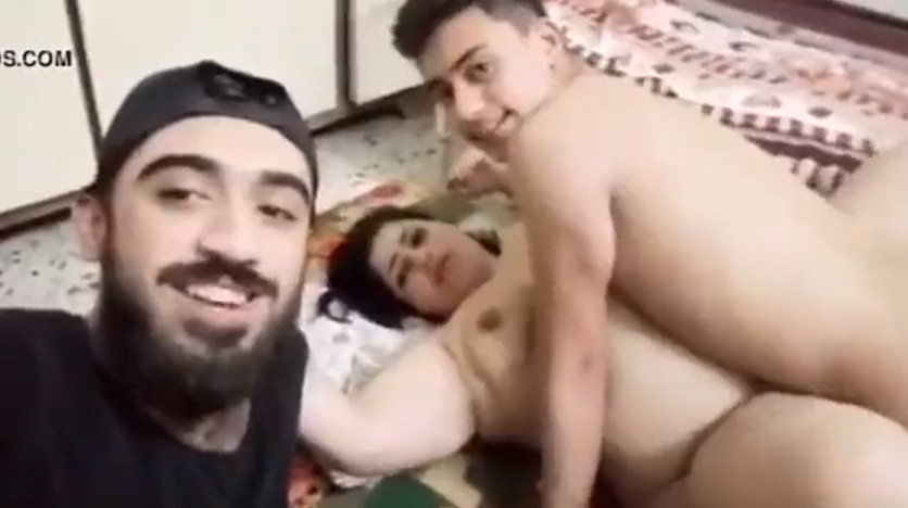 سكس تبادل امهات ينيك ام صاحبه مقابل نيك امه