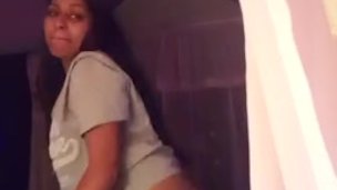 hot arabic milf twerking for you!